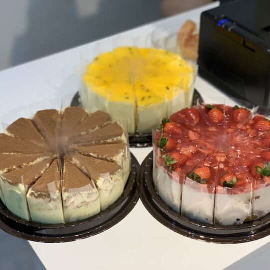 bánh kem tiramisu, việt quất