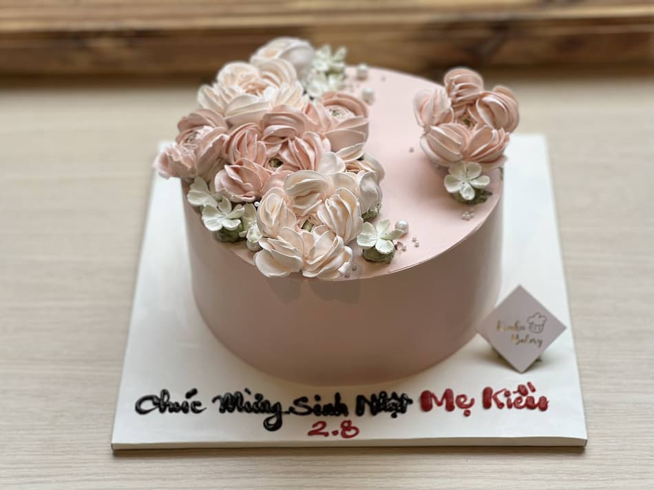 Bánh kem hoa hồng trắng - Tokyo Gâteaux - Đặt bánh lấy ngay tại Hà Nội