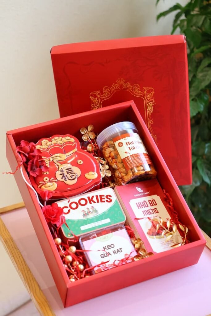 Hộp quà tết tone màu đỏ - Tây Ninh đẹp mắt