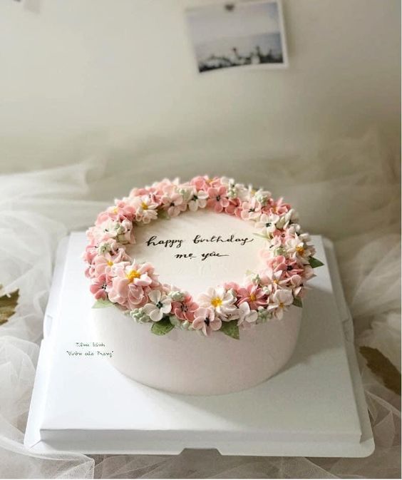 Mẫu bánh chữ nhật hoa kem siêu đẹp - Bánh sinh nhật Ngọc Linh | Facebook