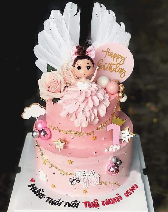 Bánh kem sinh nhật 3 tầng tạo hình con ngựa tuổi ngọ màu hồng độc đáo tặng  bé gái | Bánh Kem Ngộ Nghĩnh