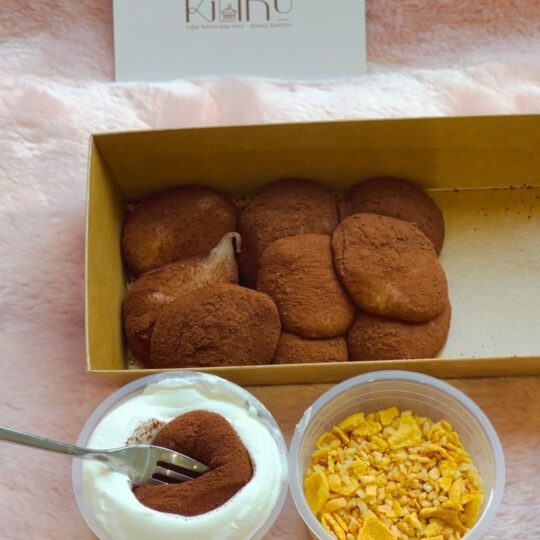 bánh mochi chấm kem sữa