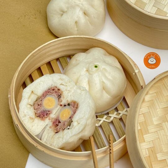 bánh bao 1 trứng cút nhân thịt