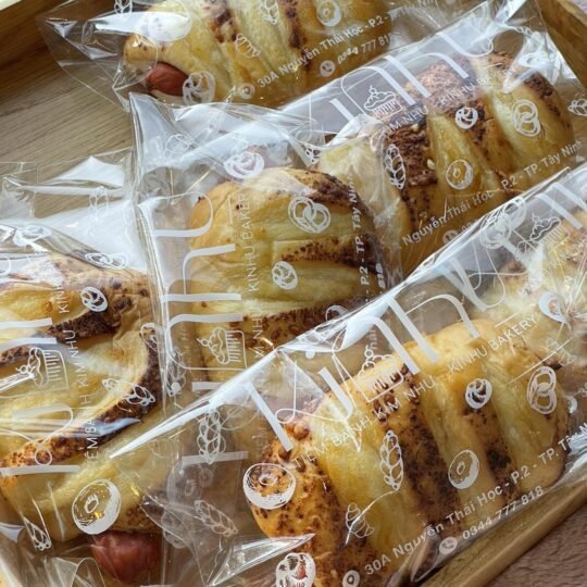 Bánh mì xúc xích Mayo