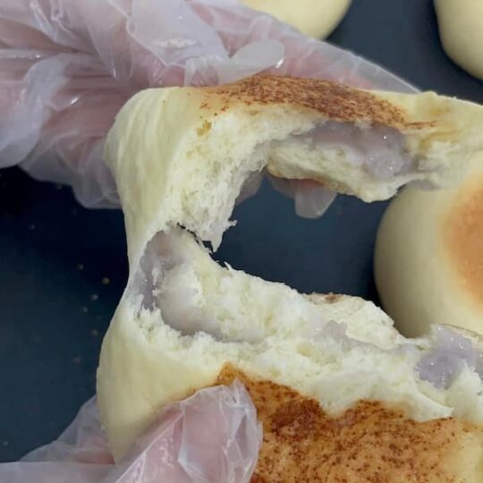bánh mì khoai môn mochi