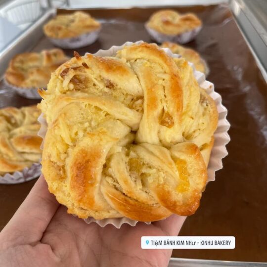 bánh mì nho dừa ngon