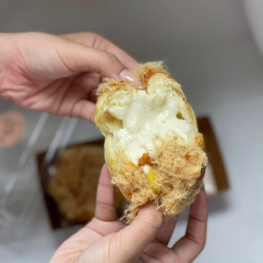 bánh mì phô mai tan chảy