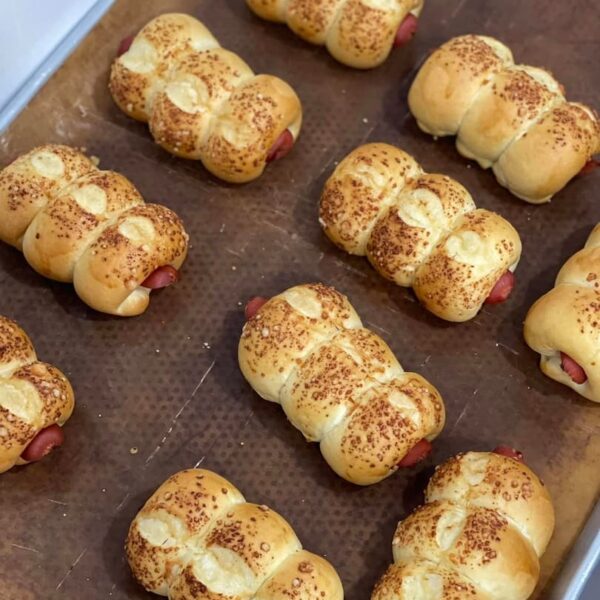 bánh mì xúc xích mayo ngon