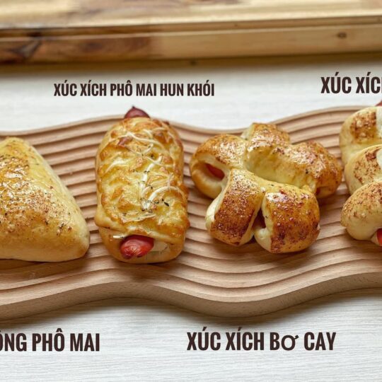 bánh mì xúc xích ngon