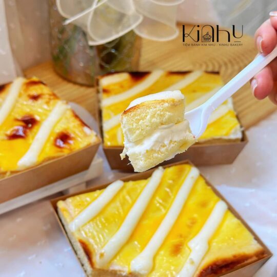 bánh sữa chua phô mai nướng