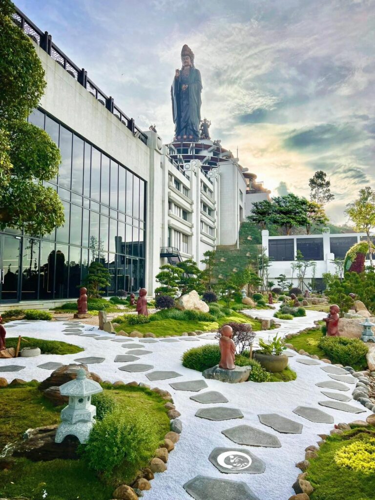 Núi Bà Đen Tây Ninh
