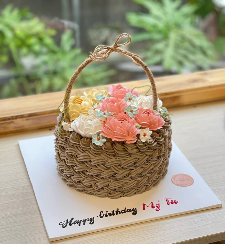 Bánh kem đẹp dành cho nữ bánh giỏ hoa kem