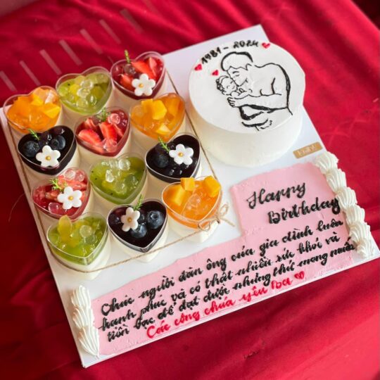bánh sinh nhật đẹp dành cho nam lạ mắt với panna cotta