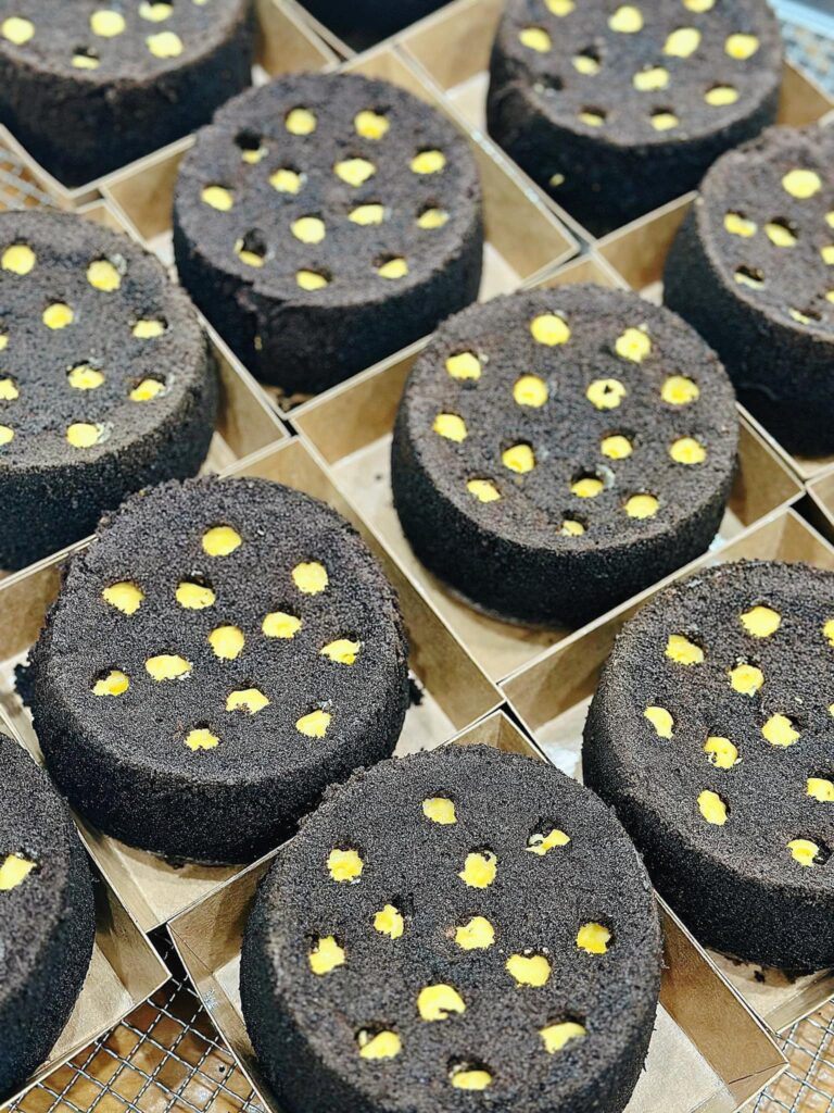 bánh than tổ ong siêu hot