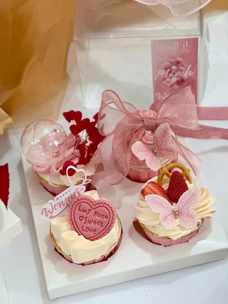 cupcake dành cho ngày quốc tết phụ nữ