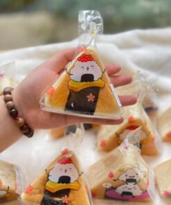 bánh mì cơm nắm cá ngừ