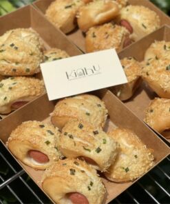 bành mì xúc xích bơ hành
