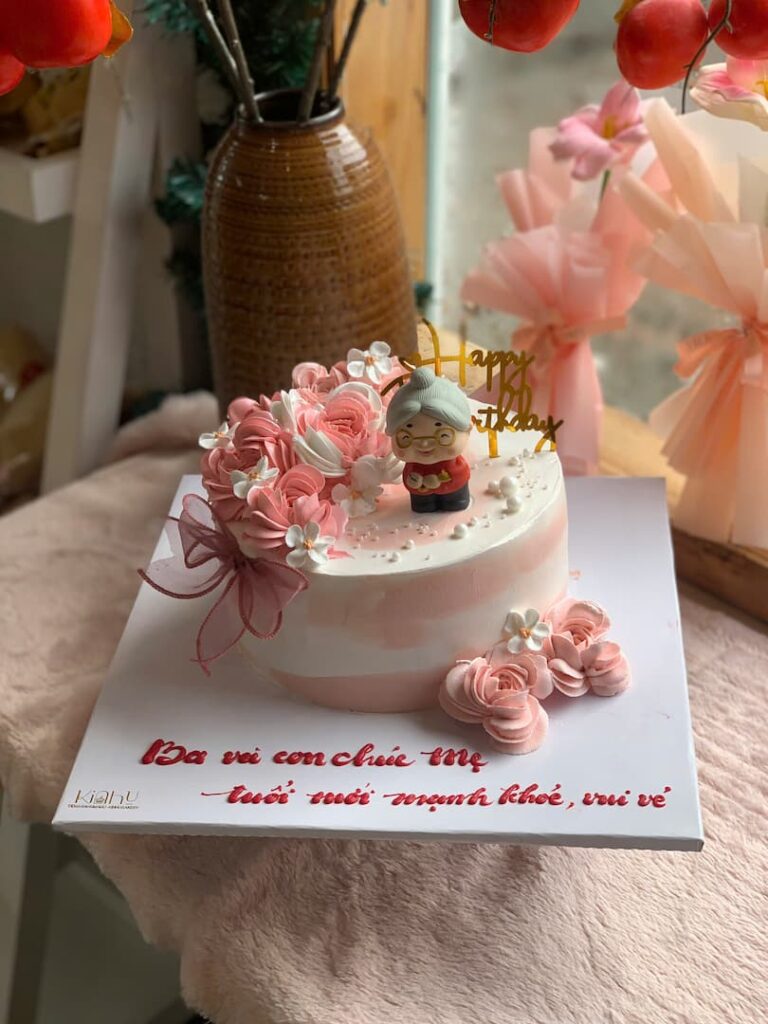 Bánh sinh nhật đẹp dành cho nữ - quà tặng phụ nữ (5)