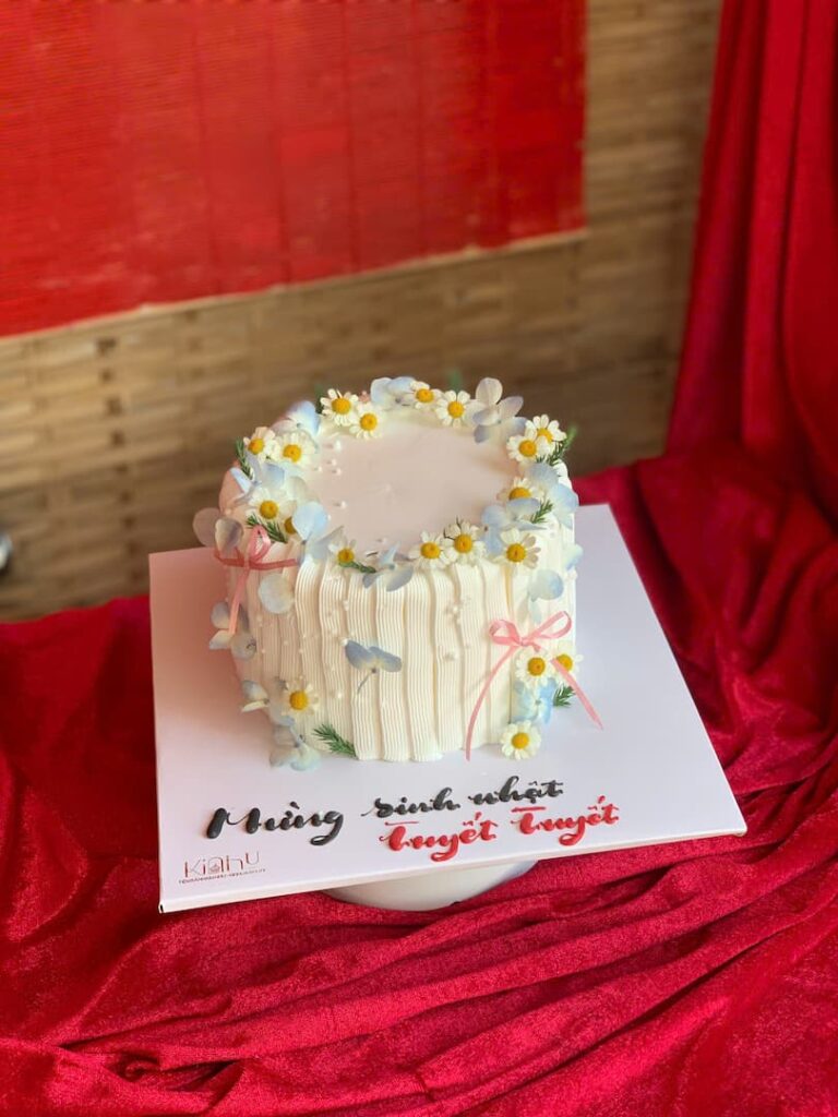 Bánh sinh nhật đẹp tại Tây Ninh - quà tặng quốc tế phụ nữ (5)
