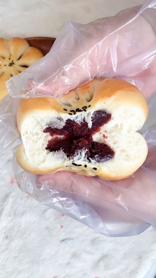 bánh mì đậu đỏ ngon