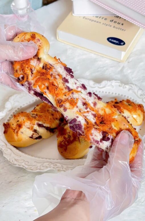 bánh mì khoai môn chà bông siêu ngon