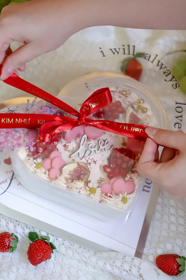 Bánh kem quà tặng 20 tháng 10 đẹp và chất lượng