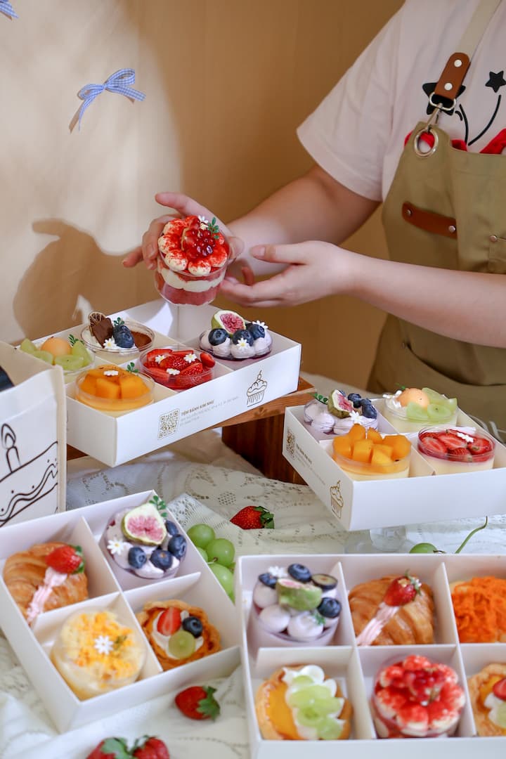 bánh ngọt làm quà tặng ngày 20 tháng 10