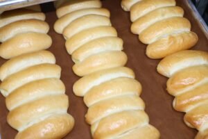 Bánh mì kem Custard