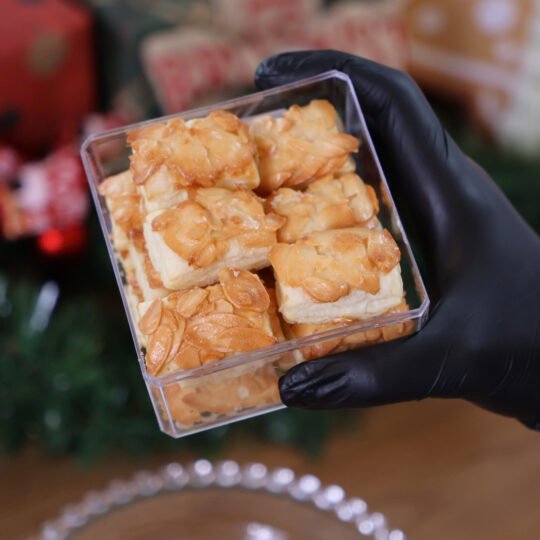 BÁNH HẠNH NHÂN NGÀN LỚP