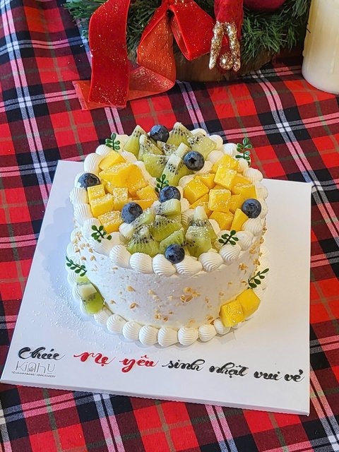 Bánh kem bắp tone vàng