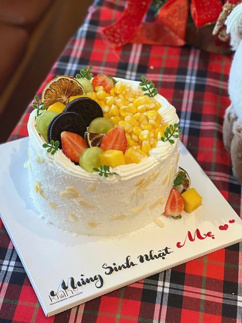 Bánh kem bắp viết chữ