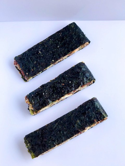 Thanh Rong biển kẹp hạt Kim Như