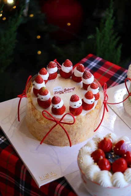 bánh kem trứng muối noel