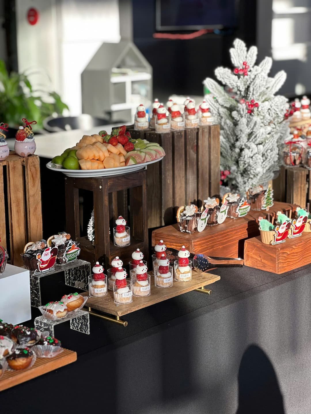 decor noel cho tiệc teabreak bánh ngọt