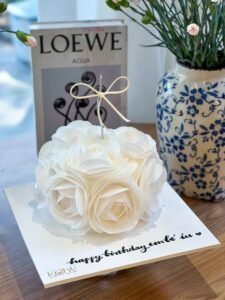 Bánh kem bắt hoa sang trọng