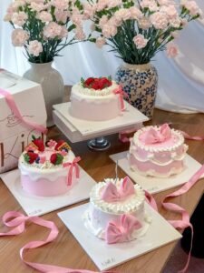 Bánh kem nơ hồng