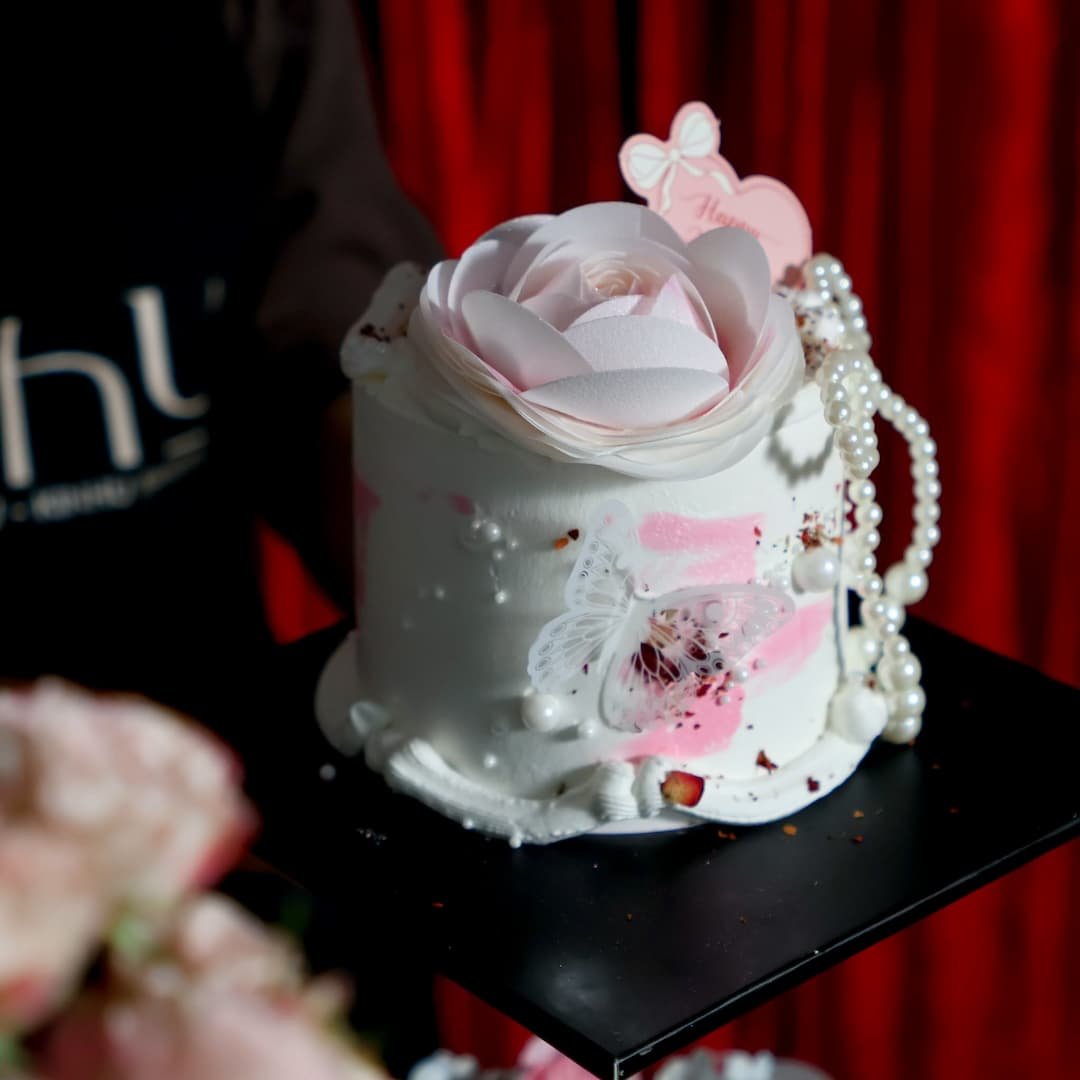 bánh kem giấy gạo hoa hồng 12cm 270k
