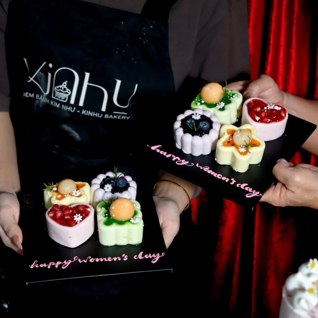 set 4 bánh mousse khuôn 220k